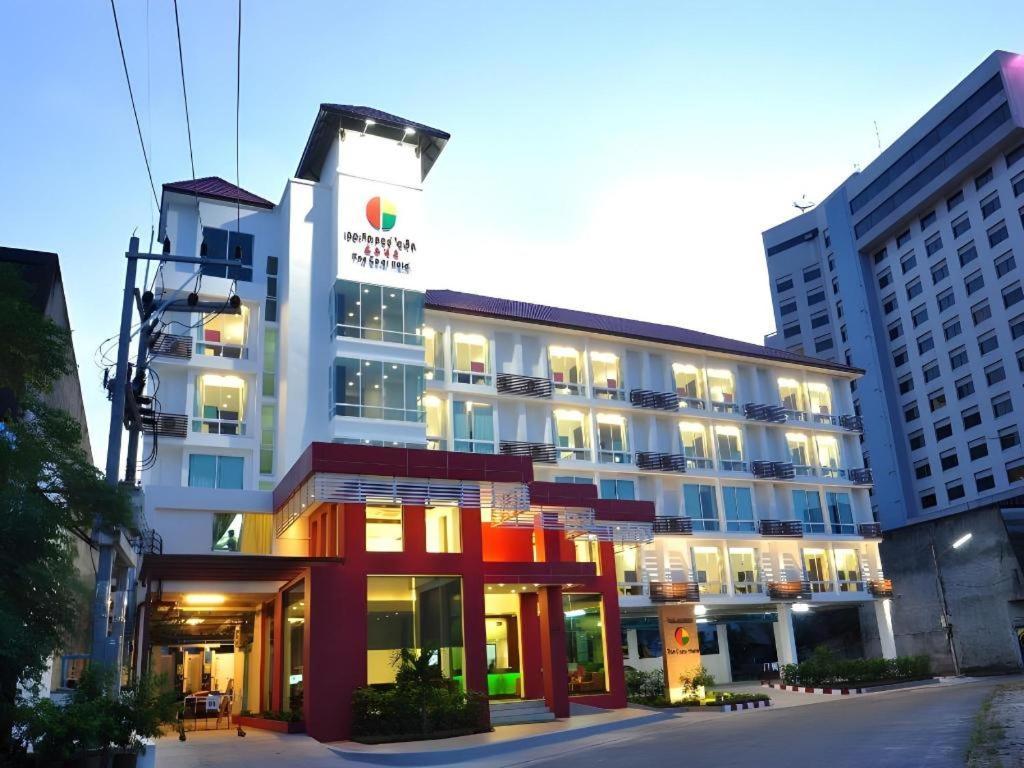 The Color Hotel Hatjaj Kültér fotó